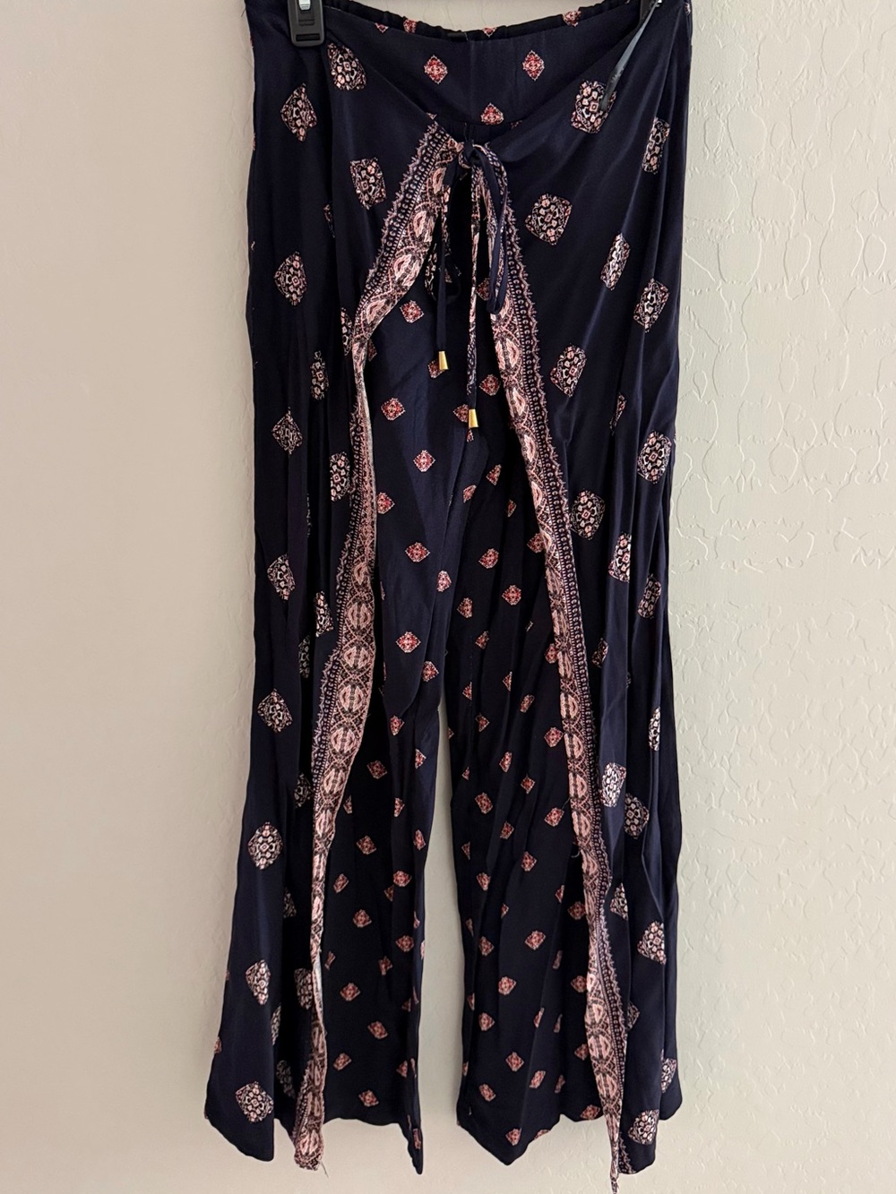 Navy Wide-Leg Split Pants with Pink Tile Print